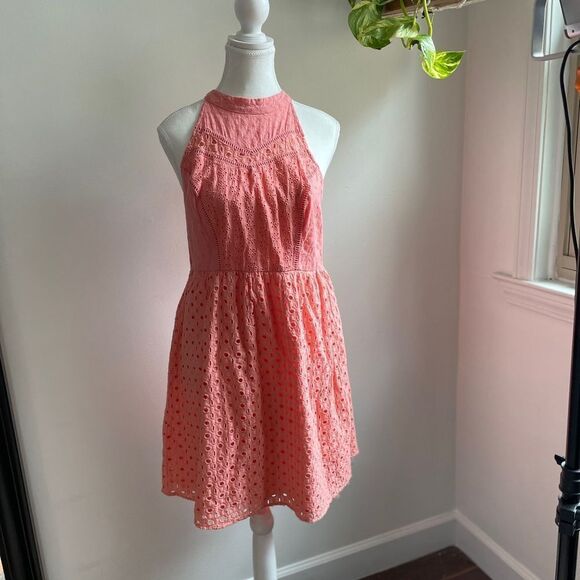 Peach Eyelet halter dress‎ - Picture 1 of 7